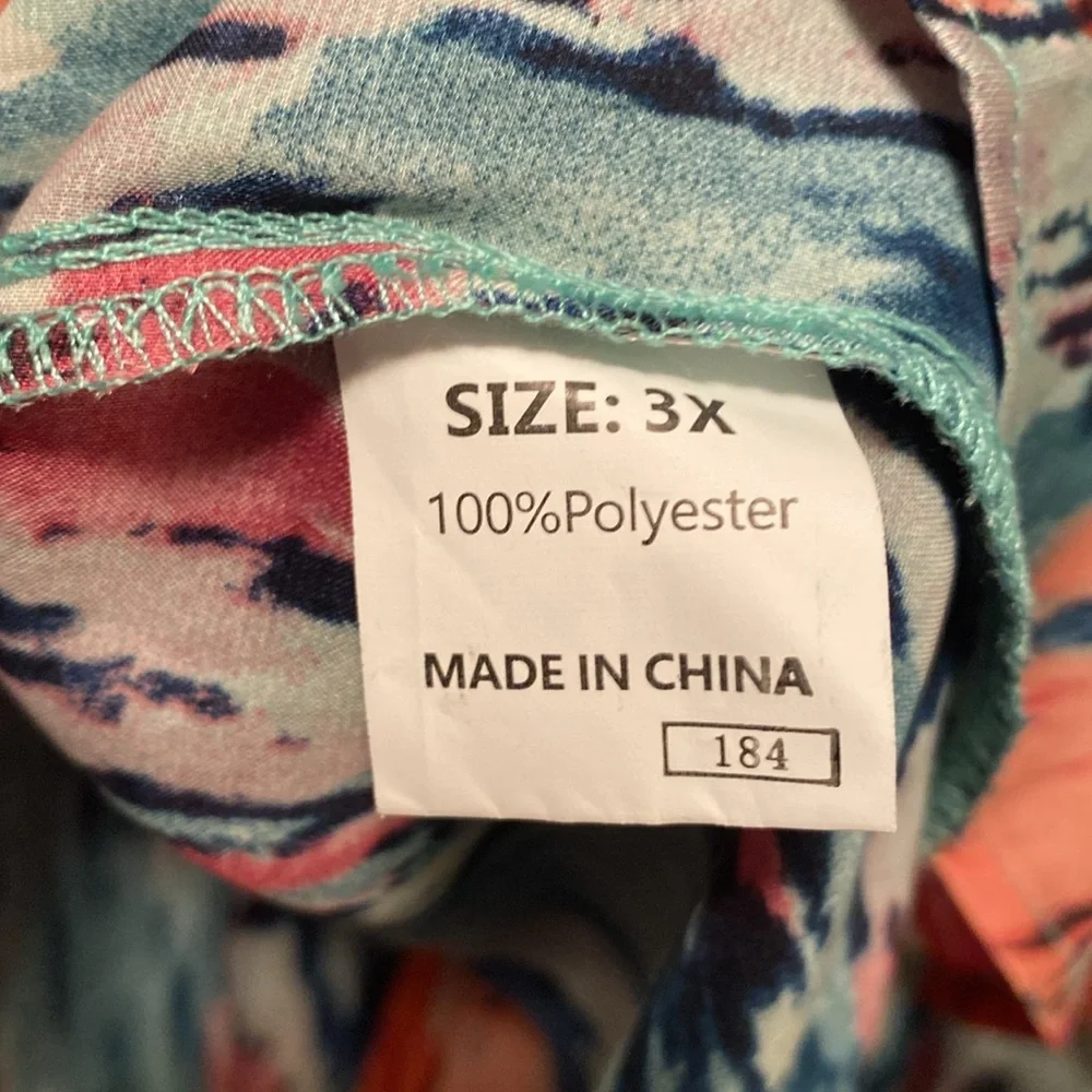 Colorful Abstract Print Blouse…size 3X - Picture 5 of 5